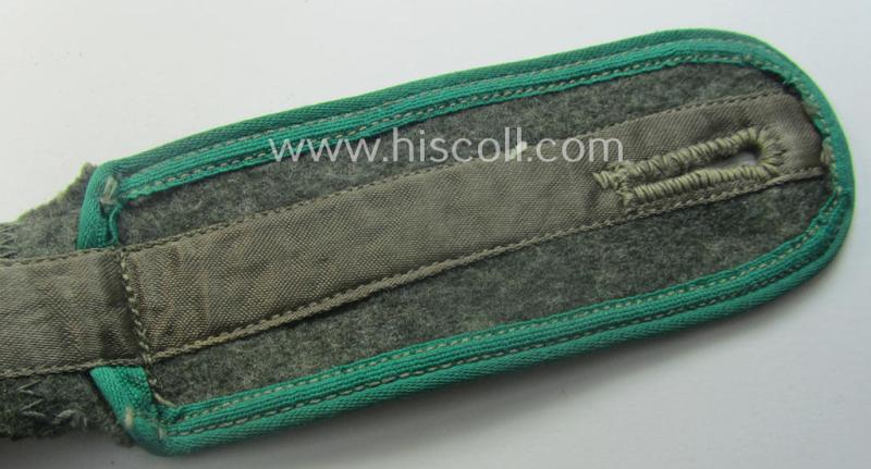 Single, WH (Heeres) later-war period- (ie. 'simplified'- ie. 'M44-'-pattern-) EM-type shoulderstrap: 'Soldat der Jäger- o. Gebirgsjäger-Trpn.'