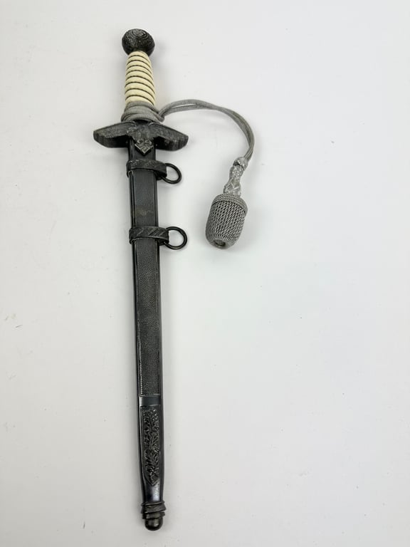 WW2 German 2nd Model Luftwaffe Dagger with portepee