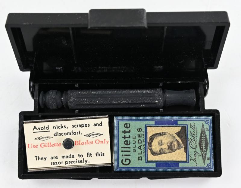 US WW2 Enlisted Men 'Gillette' Safety Razor in case