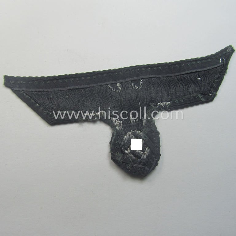 Superb -  truly used and tunic-removed - WH (Heeres Pz) 'flatwire'-woven, officers'-type breast-eagle (ie. 'Brustadler für Offiz.) as executed in silverish-coloured braid as was intended for usage on the officers'-pattern 'wrap-around'-tunics