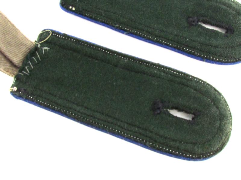 Wehrmacht ( Heer ) M36 medical or Sanitäter nco or Unteroffizier shoulder boards