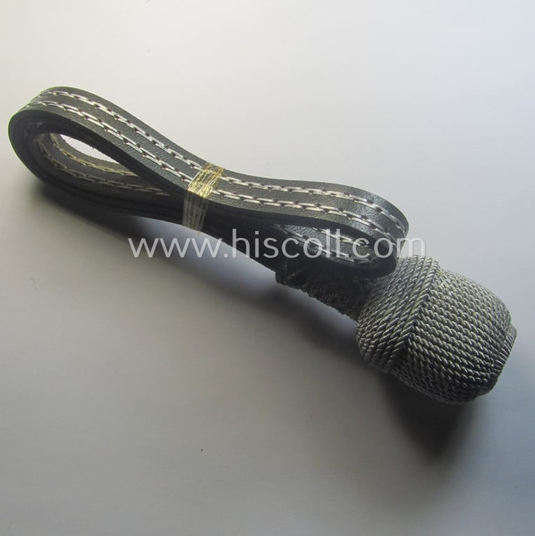 Darker-green- and silver-coloured, WH (Heeres) officers'-type sword-knot (ie. 'Portepee' ie. 'Troddel') as was used for the various WH-parade-swords that comes in a 'virtually mint' condition