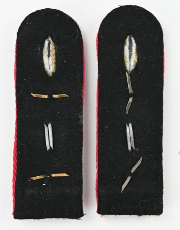 German Waffen-SS Hauptsturmführer Shoulderboards