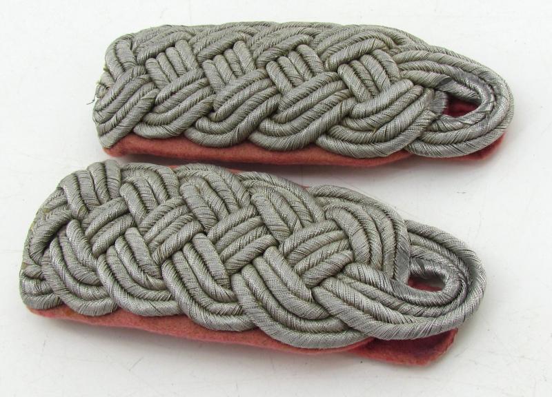 Wehrmacht (Heer) Panzer Officer's Shoulder-Boards