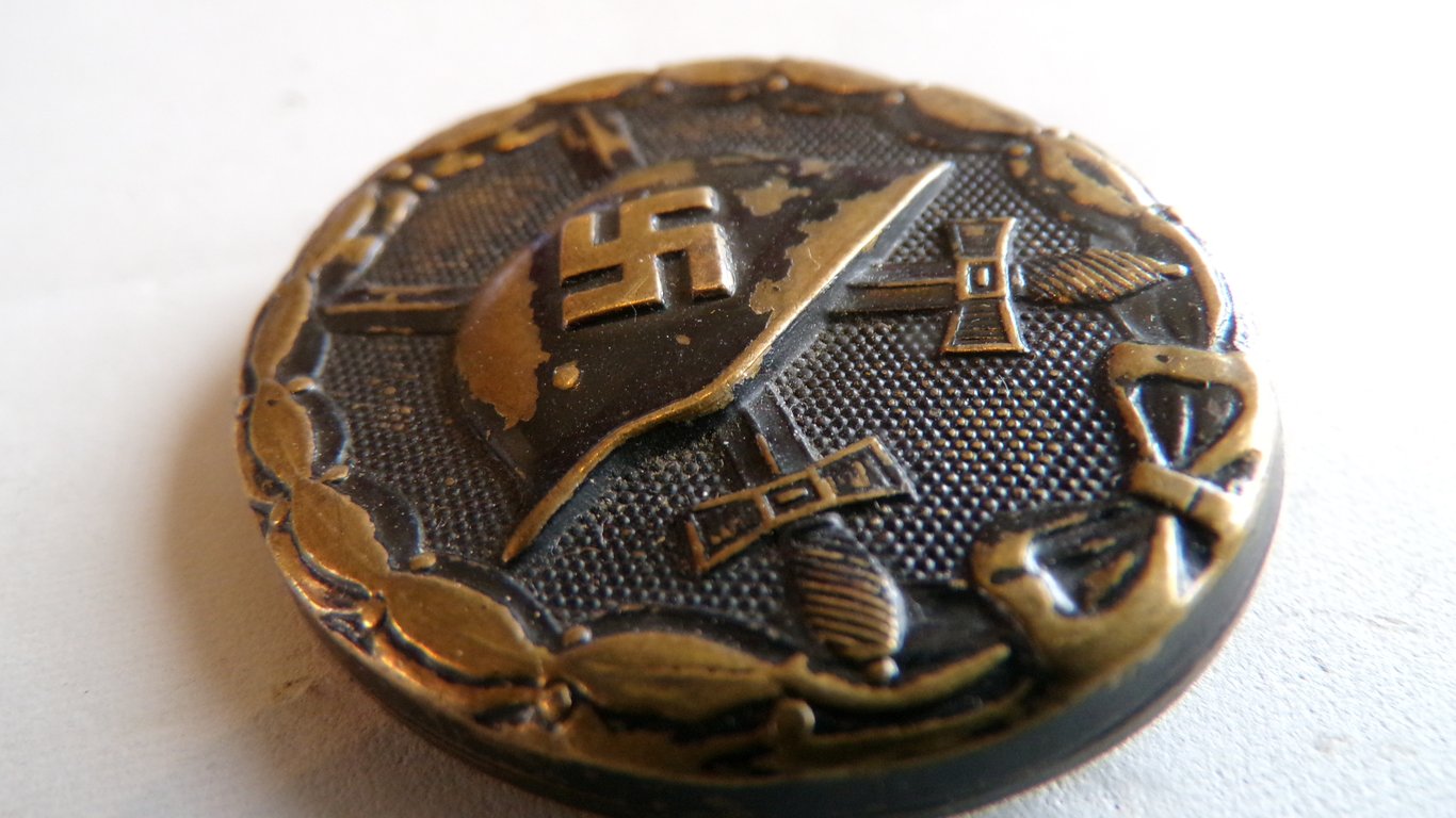 Verwundeten abzeichen (wound badge)