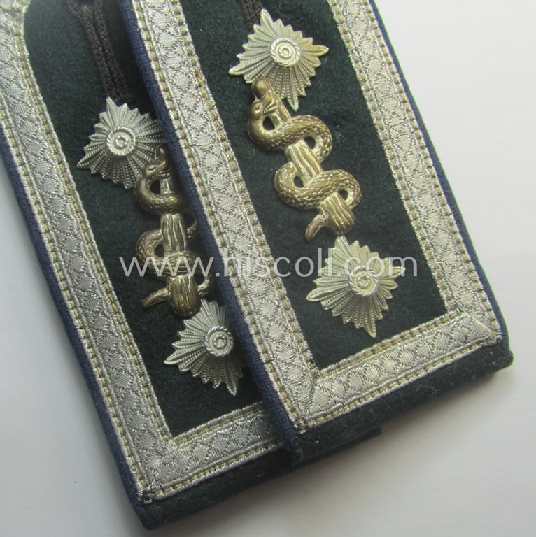 WH (Heeres) early-war-period- (ie. 'M40'-pattern) 'cyphered', NCO-type shoulderstraps as intended for usage by a medical-orderly ie.: 'Oberfeldwebel eines Sanitäts-Abtlgs. o. Rgts.'