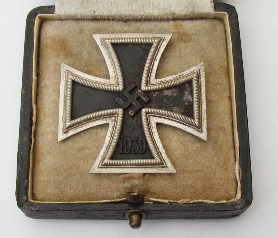 Iron Cross 1st Class 1939 by Paul Meybauer, Berlin in Case