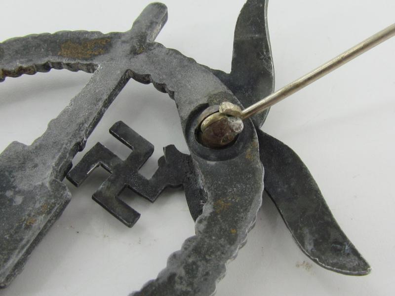 Luftwaffe Flak Abzeichen ( Flak Artillery War Badge )