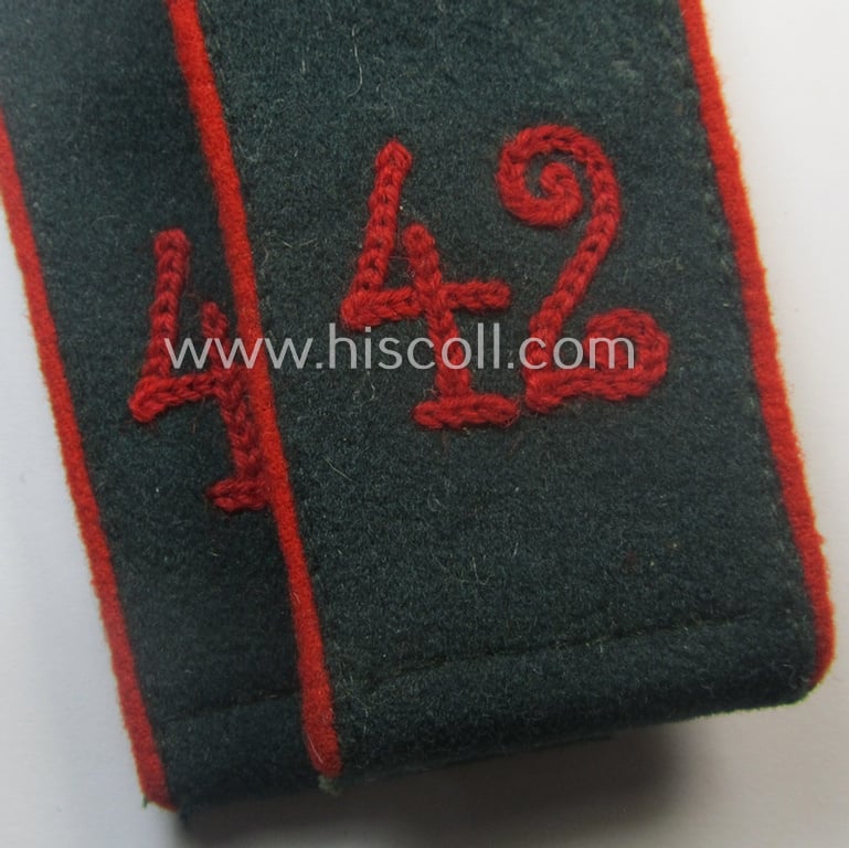 Pair of early-war-period, WH (Heeres) 'M40'-pattern, neatly 'cyphered' NCO-type shoulderstraps as intended for a: 'Soldat u. Mitglied des Artillerie-Rgts. 42'