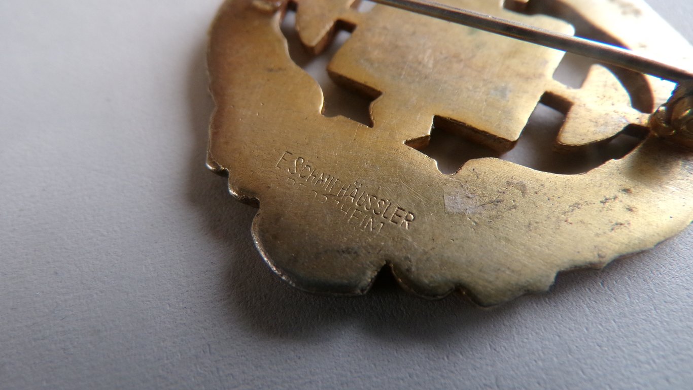 NSRL Heavy Athletics Badge in gold