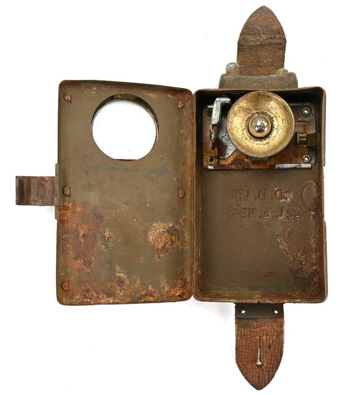British WW2 L.E. No.4 Flashlight