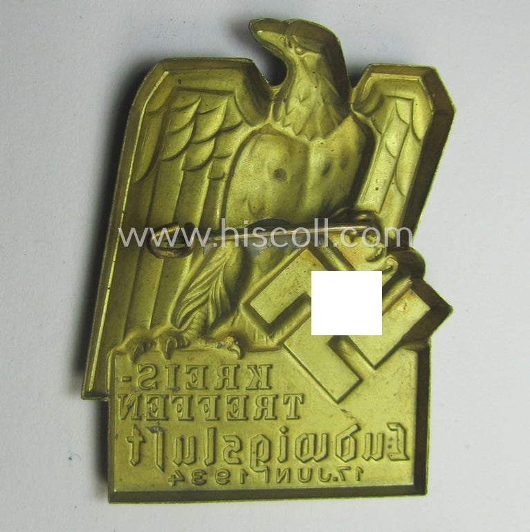 Commemorative - and scarcely found! - N.S.D.A.P.-related 'tinnie' depicting an illustration of a 'Reichsadler' and swastika coupled with the text: 'Kreistreffen Ludwigslust - 17. Juni 1934'