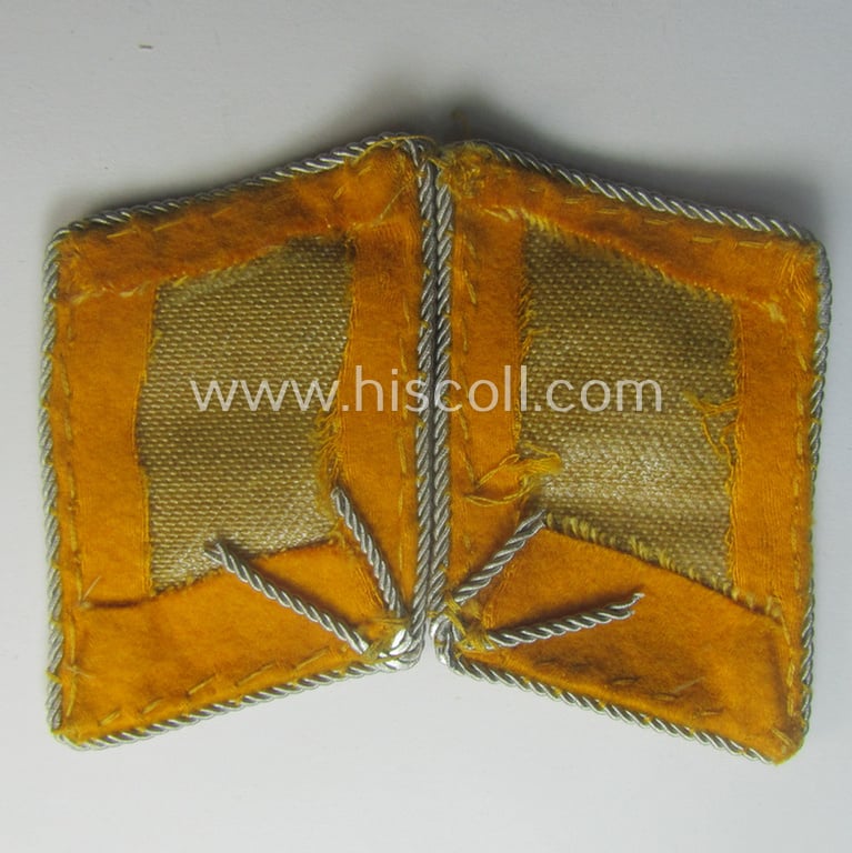 Pair of WH (LW) officers'-type collar-patches (ie. 'Kragenspiegel') as executed in golden-yellow-coloured wool as was intended for usage by an: 'Oberleutnant der Flieger-o. Fallschirmjäger-Trpn.'