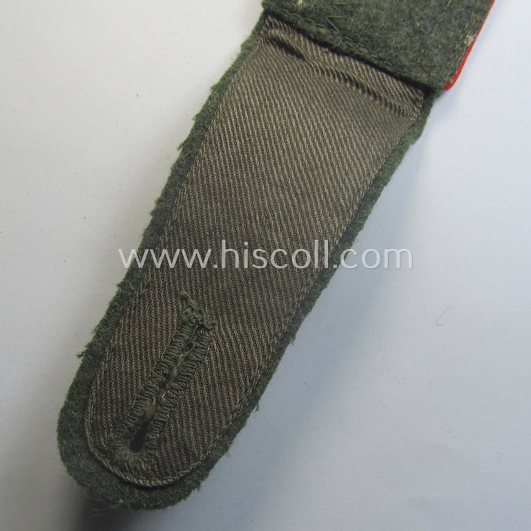 Single, mid- (ie. early-) war-period, WH (Heeres) so-called: 'M40 o. M43'-pattern NCO-type shoulderstrap as was intended for - and worn by! - an: 'Unterwachtmeister eines (Sturm)Artillerie-Rgts.'