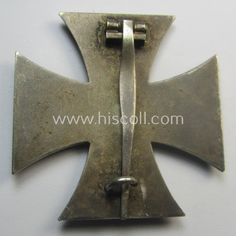 'Eisernes Kreuz 1. Klasse' (or: Iron Cross 1st class) being a typical non-maker-marked example that was (I deem) produced by the desirable 'Hersteller' named: 'Klein & Quenzer A.G.'