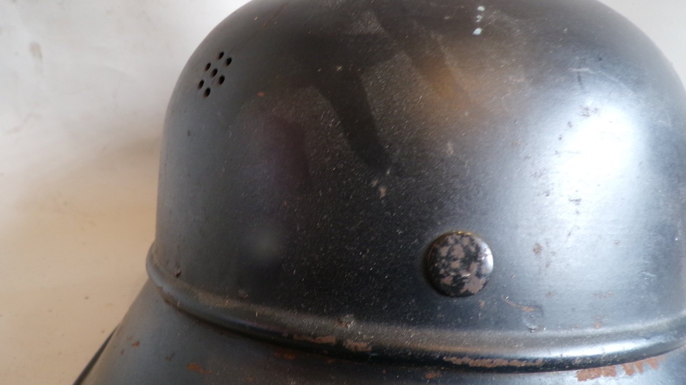 6-Vent Luftschutz Helmet – Factory Error