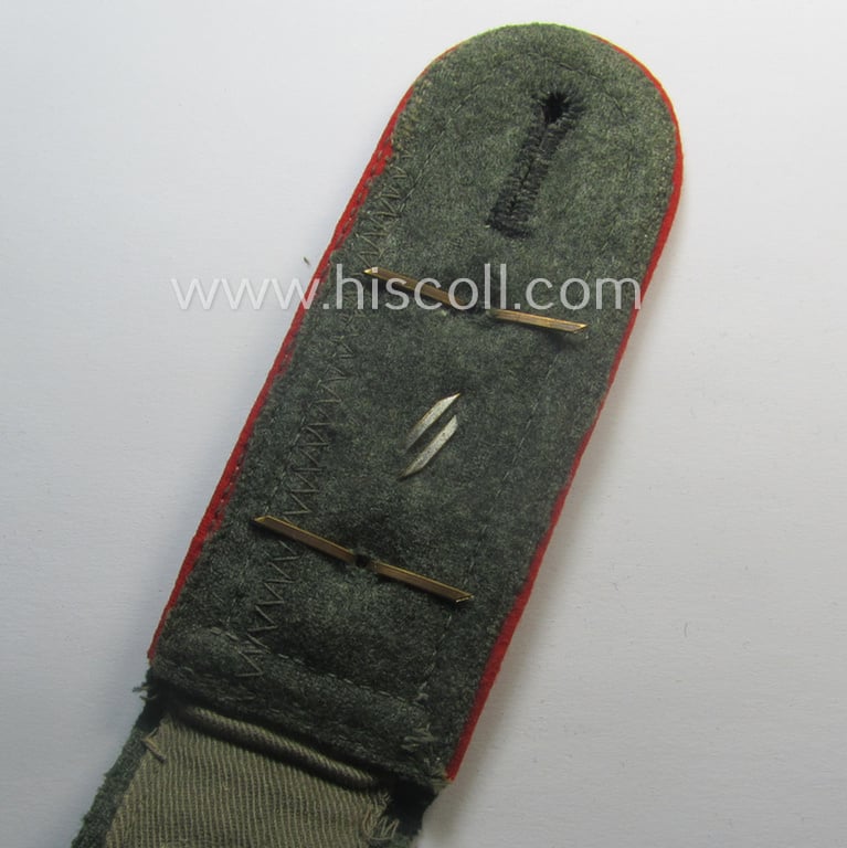 Single, early-war-period (ie. 'M41'-) pattern, WH (Heeres) 'cyphered' NCO-type shoulderstrap as was intended for a: 'Wachtmeister u. Mitglied eines Art.-Beobachtungs-Abtgs.'