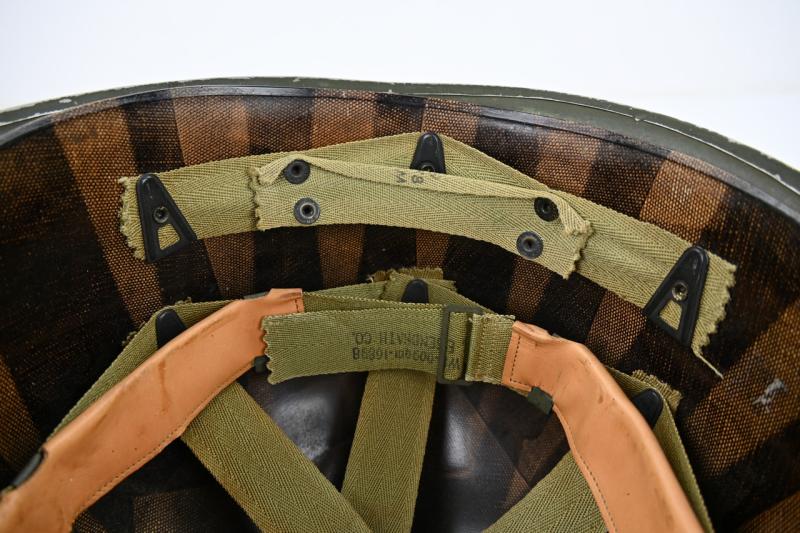 US WW2 Fixed bale Combat Helmet