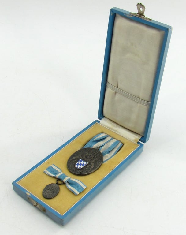 Treudienstabzeichen der Bayerischen Industrie + miniature + etui