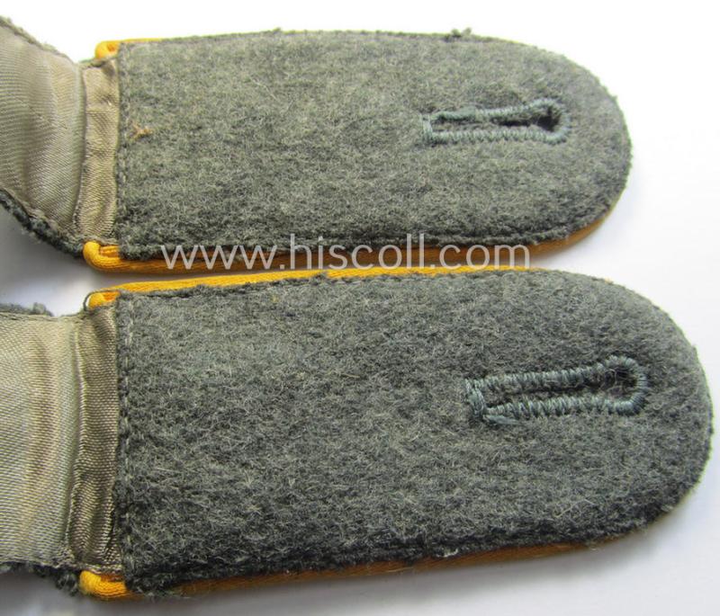 Superb - and fully matching! - pair of WH (Heeres) early- ie. midwar-period- (ie. 'M41'- ie. 'M43'-pattern) enlisted-mens'-type shoulderstraps as was intended for usage by a: 'Soldat einer Kavallerie- o. Reiter-Regiments'
