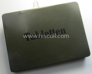 'Standard-issue'-type, (I deem) WH medical-related and/or field-grey-coloured box...