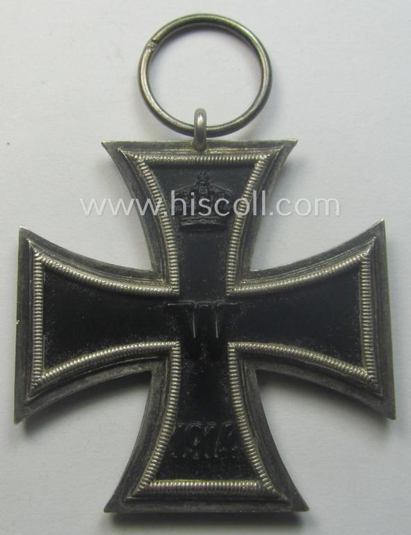 Attractive - and quite unusual! - WWI-period: 'Eisernes Kreuz II. Klasse' (or: iron cross second class) being a maker- (ie. 'O'-) marked example that comes stored in its luxuriously-styled, black-coloured etui as issued and/or found
