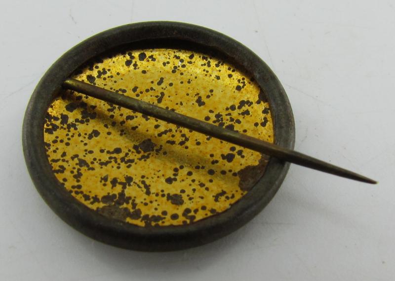 Winter Relief Fund 1933-34 (WHW) Badge