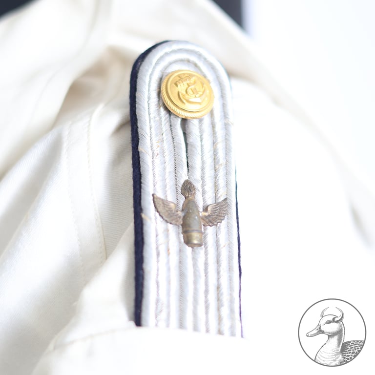 Weißes Jackett Kriegsmarine Leutnant der Küstenartillerie