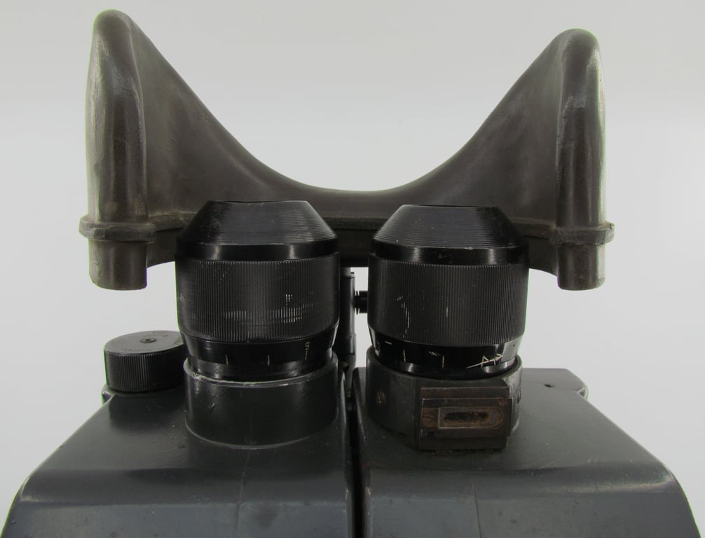 German Anti-Aircraft Flak binoculars D.F. 10x80  (Doppellfernrohr)