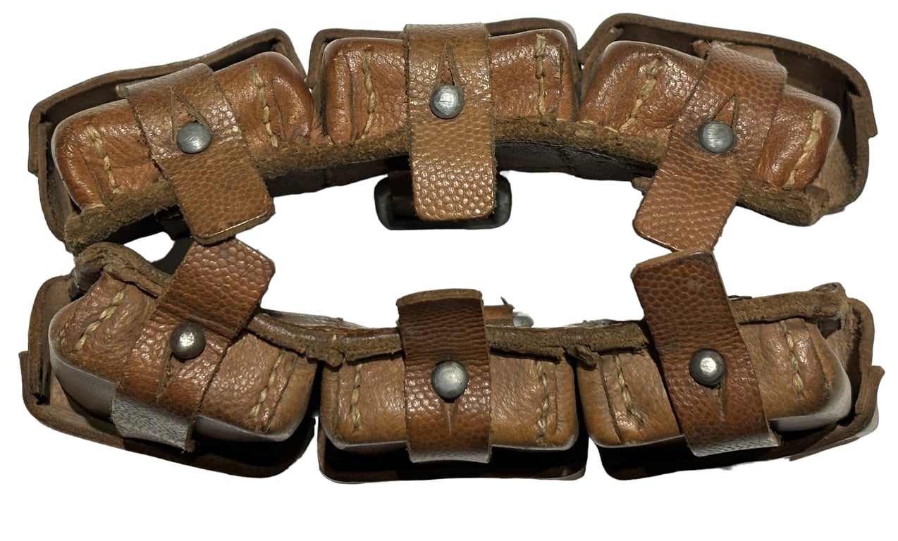 Luftwaffe matching pair light brown K98 pouches