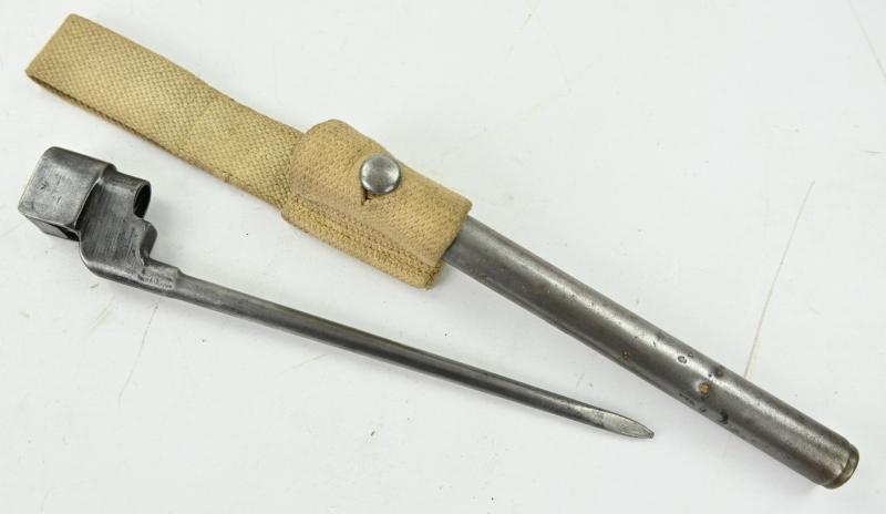British WW2 Spike Bayonet with Frog