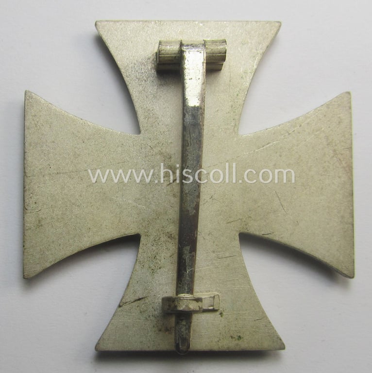 'Dual'-maker-marked, 'Eisernes Kreuz 1. Klasse' (ie. Iron Cross 1st class) being an (I deem) mid-war-period produced: 'L/52'- and/or: '20'- (ie. by 'C.F. Zimmermann'-marked-) example and that comes complete in its specific etui as issued