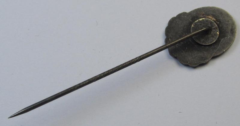 Rarely seen, silver-toned- and/or neatly enamelled, so-called: DDAC (ie. 'Der Deutsche Automobil Club') honorary-badge (or: 'Silberne Ehrennadel 1934') being a non-maker-marked example that comes mounted onto its long-sized pin