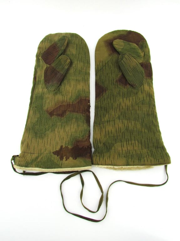Non Reversible Parka Mittens in Sumpftarn Camouflage
