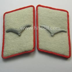 Attractive - and fully matching! - pair of...