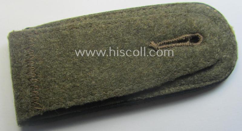 Single, RAD (ie. 'Reichsarbeitsdienst') NCO-type shoulderstrap (being of the 2nd pattern as used in the period between 1936-41) as was intended for an: 'RAD-Obertruppführer' (comparable with an: 'Unterfeldwebel'-rank)