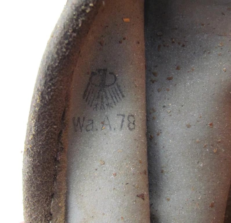 Reichswehr /Wehrmacht Early Short Gasmask Cannister ( complete )