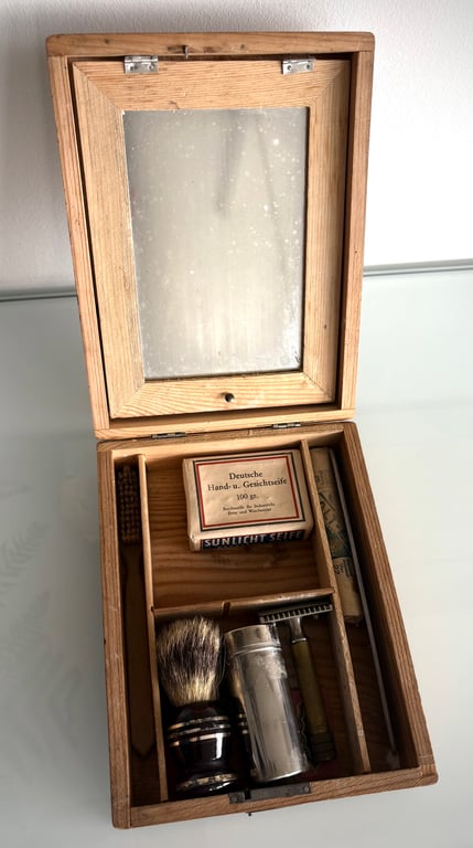 Wehrmacht  Officers Shaving Kit