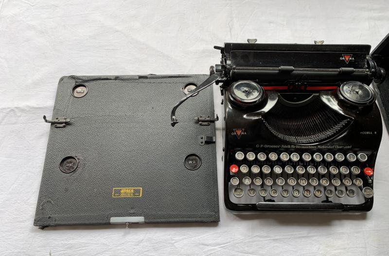 Waffen-SS Portable Typewriter -GROMA-