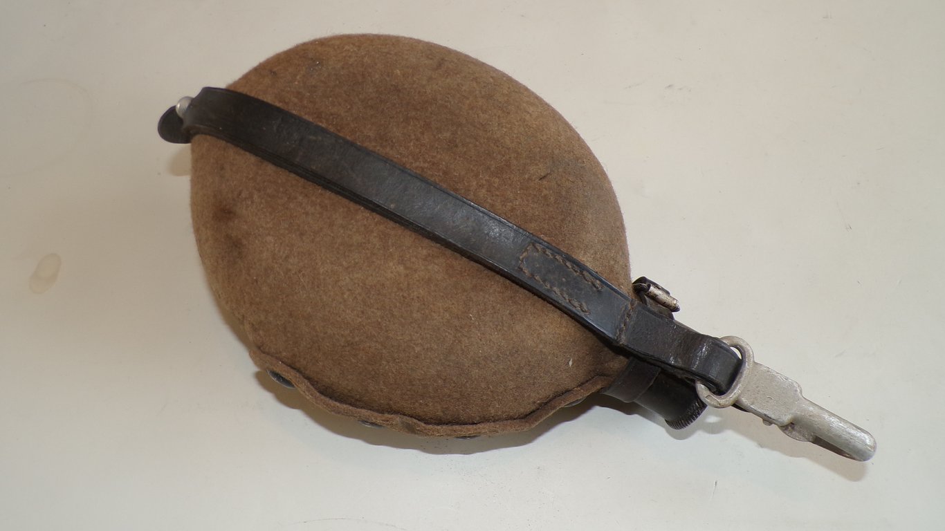 All-Matching Heer M31 Canteen (sel 40)