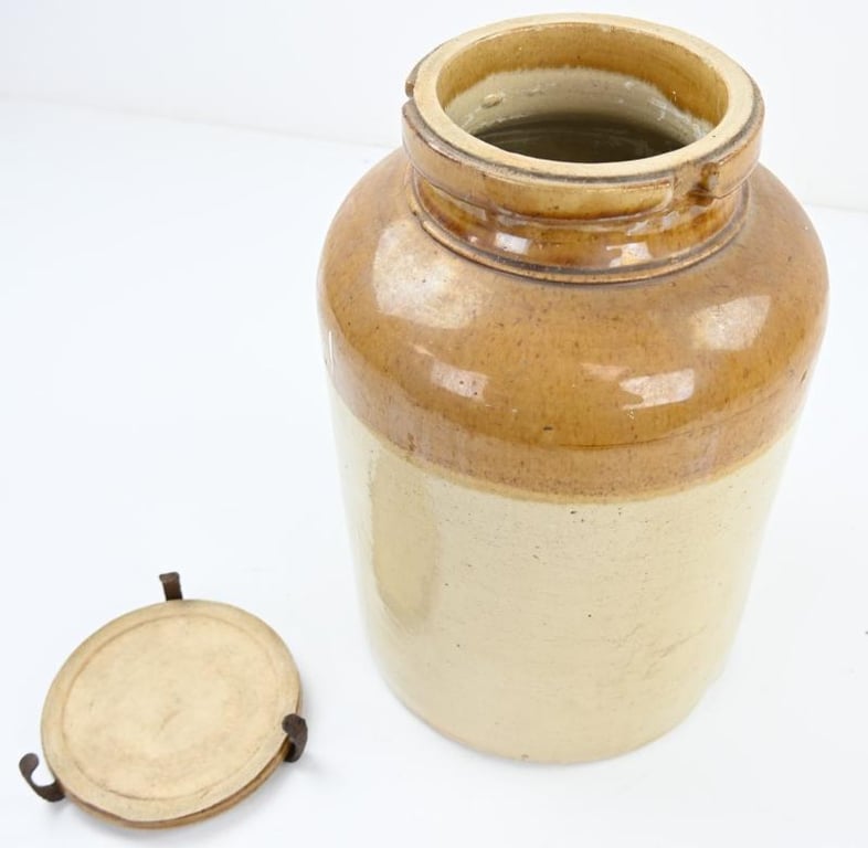 British WW2 Footpowder Jar