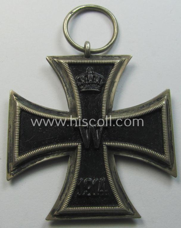 Attractive - and very unusual! - WWI-period: 'Eisernes Kreuz II. Klasse' (or: iron cross second class) being a maker- (ie. 'M'-) marked example that comes stored in its luxuriously-styled, darker-blue etui as issued and found