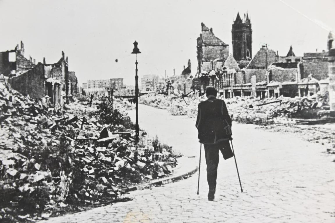 Allied WW2 Press Photo of Hamburg in Ruines