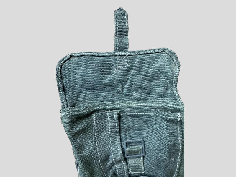 WH (HEER) Gas Warning Flags with Carrying Pouch