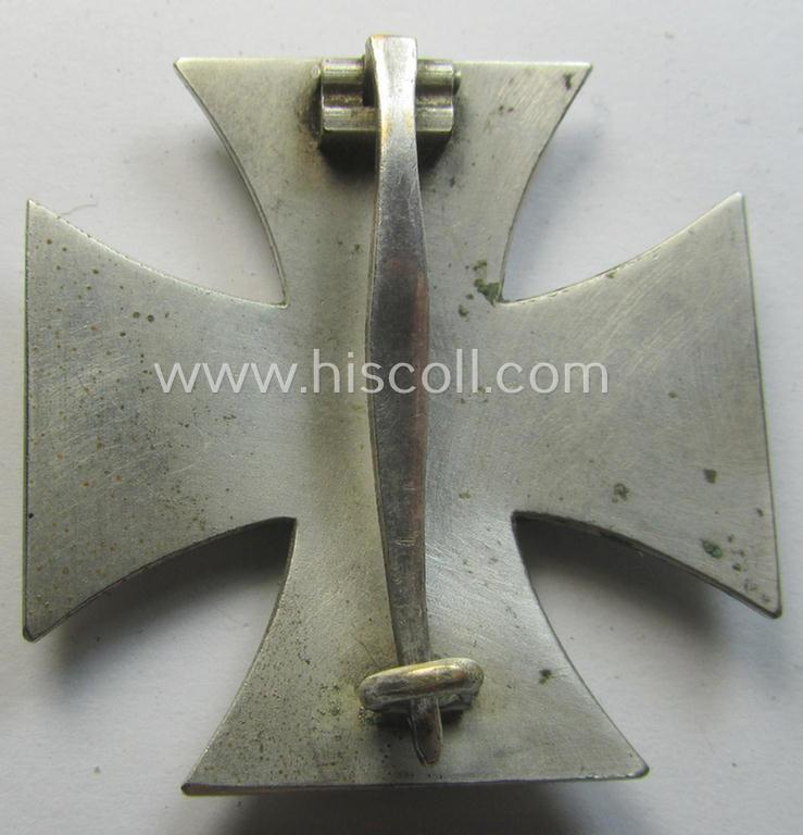 'Eisernes Kreuz 1. Kl.' (or: Iron Cross 1st class) being a (typical) non-maker-marked example