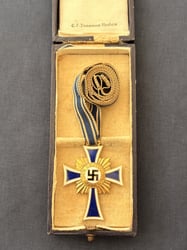 WWII GERMAN CASED MOTHER’S CROSS MEDAL CF ZIMMERMANN