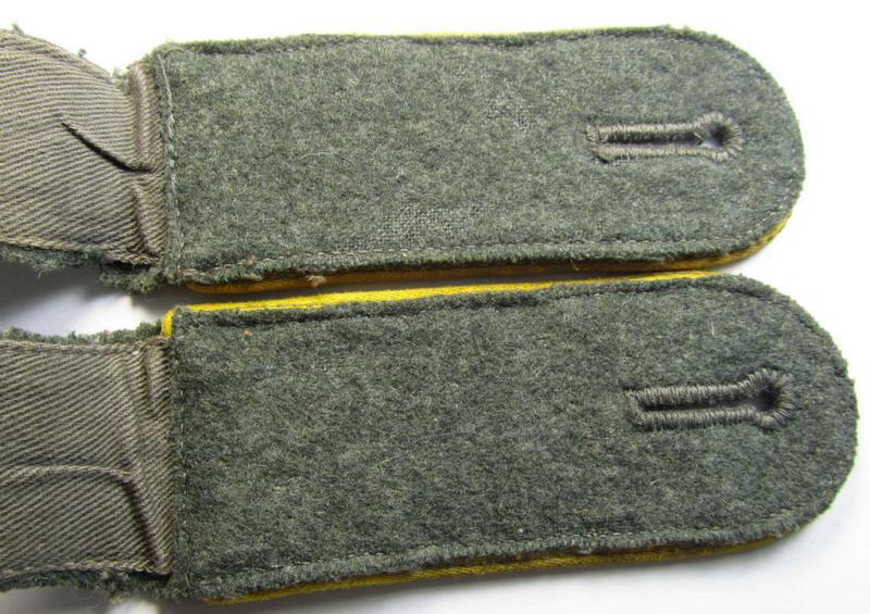 Attractive - fully matching and not that easily found! - pair of WH (Heeres) - I deem - mid-war-period- (ie. 'M43'-pattern-) EM-type shoulderstraps as was intended for usage by a: 'Soldat der Nachrichten-Truppen'