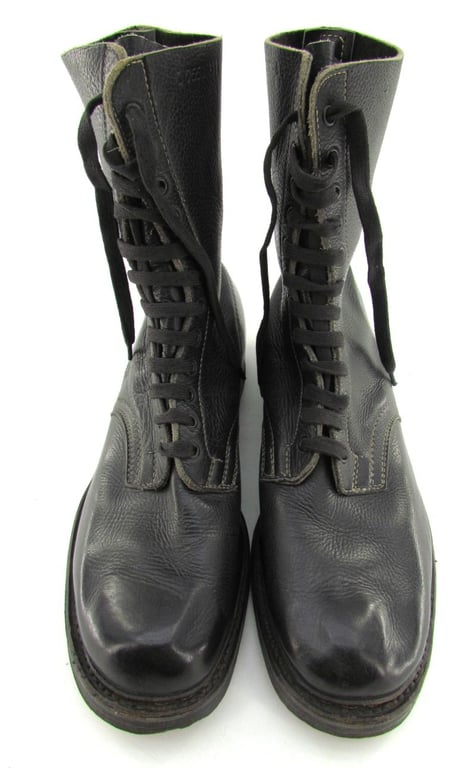 2nd Model Fallschirmjäger Jumpboots in Black Leather