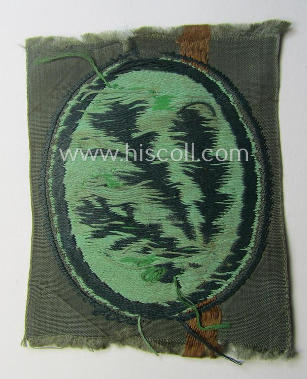 WH (Heeres) enlisted-mens'- (ie. NCO-) type, so-called: 'Jäger'-armpatch being a (typical) 'BeVo'-woven example as was executed on field-grey-coloured linnen as was intended for usage by the: 'Jäger-Truppen'