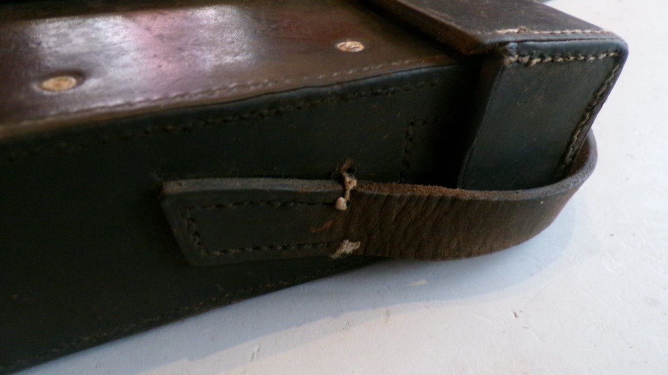 MG13 Gunners tool pouch with content